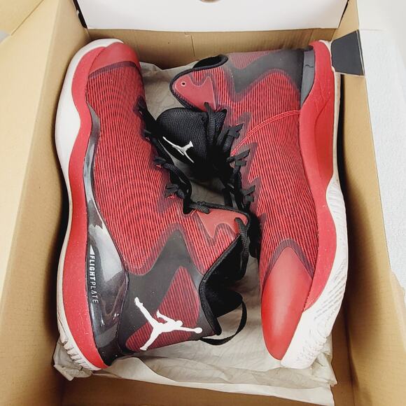 Jordan Super.Fly 3 red and black size 12 Sneakerhead Streetwear